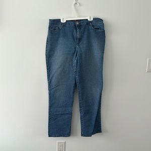 Gloria Vanderbilt size 16 straight leg jeans